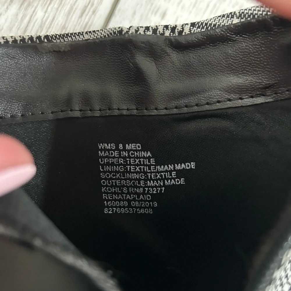 Simply Vera Wang Renata Ankle Boots - Picture 4 of 7